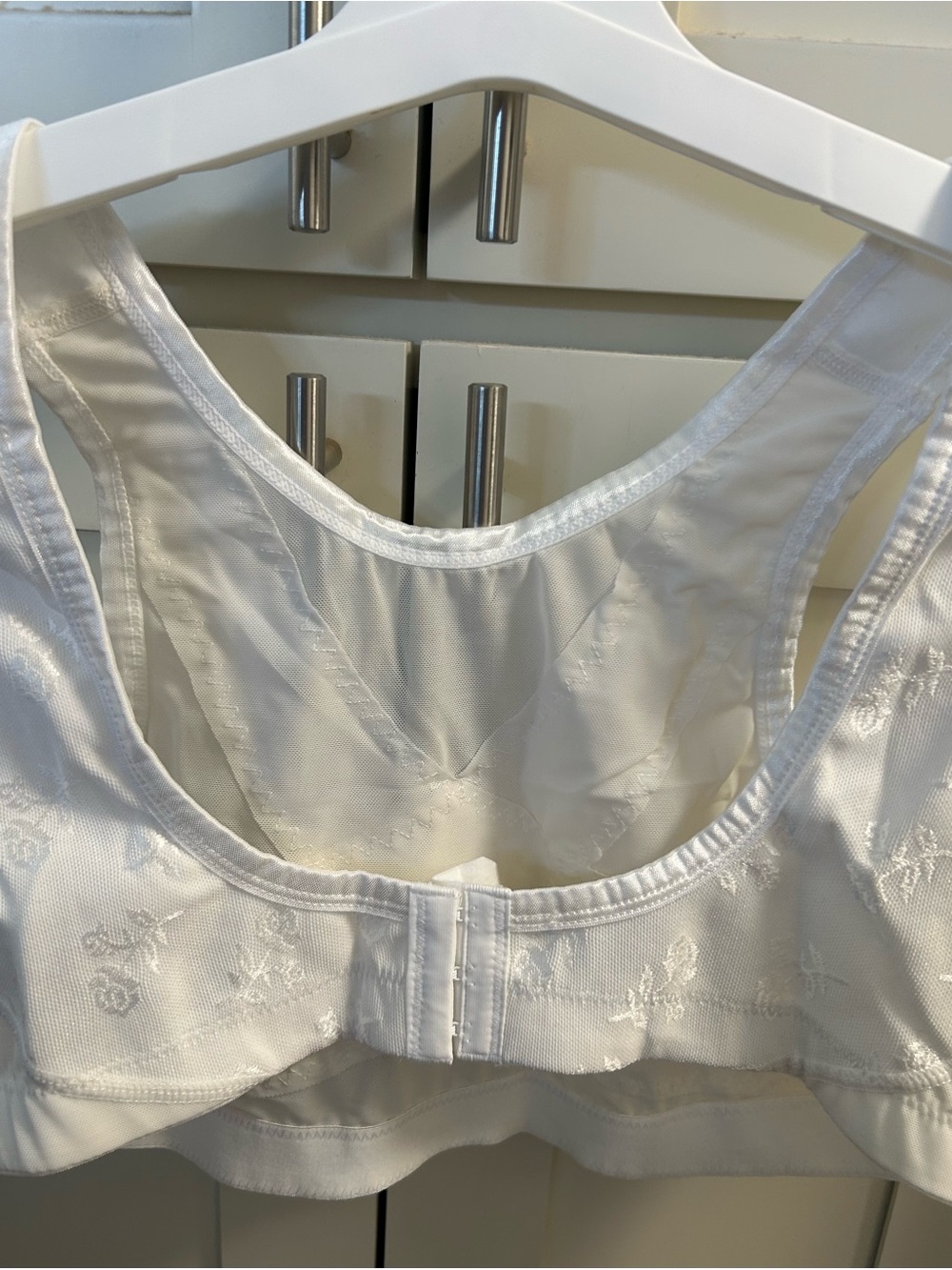 (2) Black and White Mesh Front-Closure Posture-Brace-Bras - Picture 5 of 9
